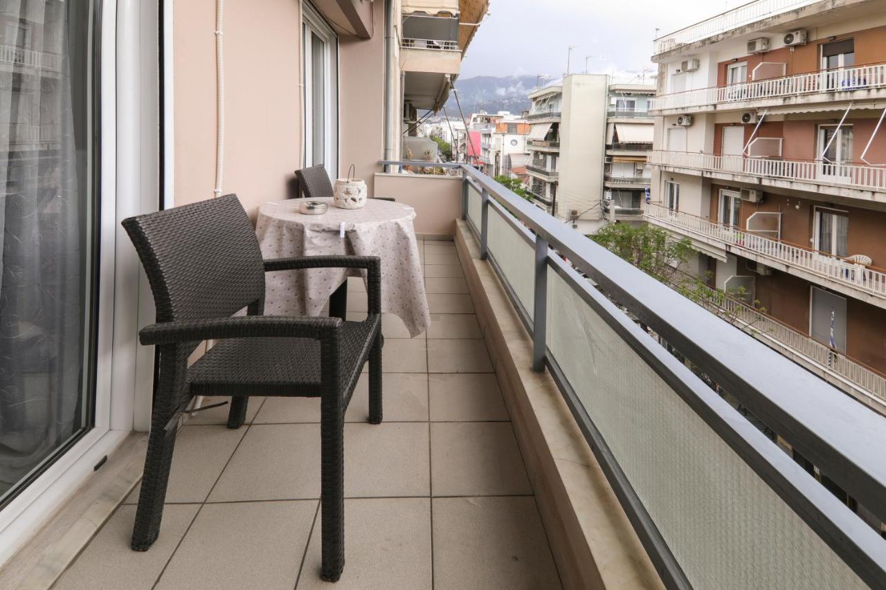 Stay Here - Διαμέρισμα Στο Κέντρο Του Βόλου Volos Bagian luar foto